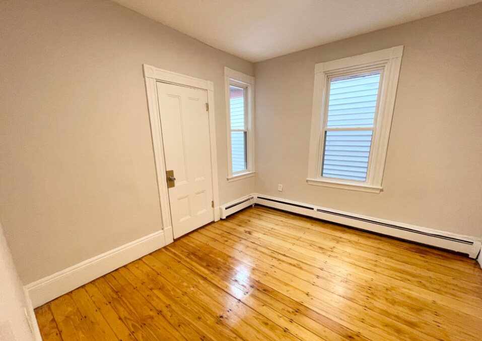 Building Photo - 1572 Tremont St