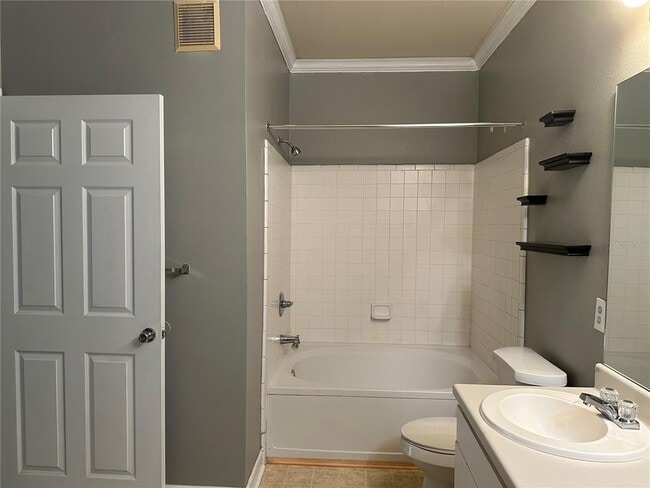 Building Photo - 18302 Bridle Club Dr