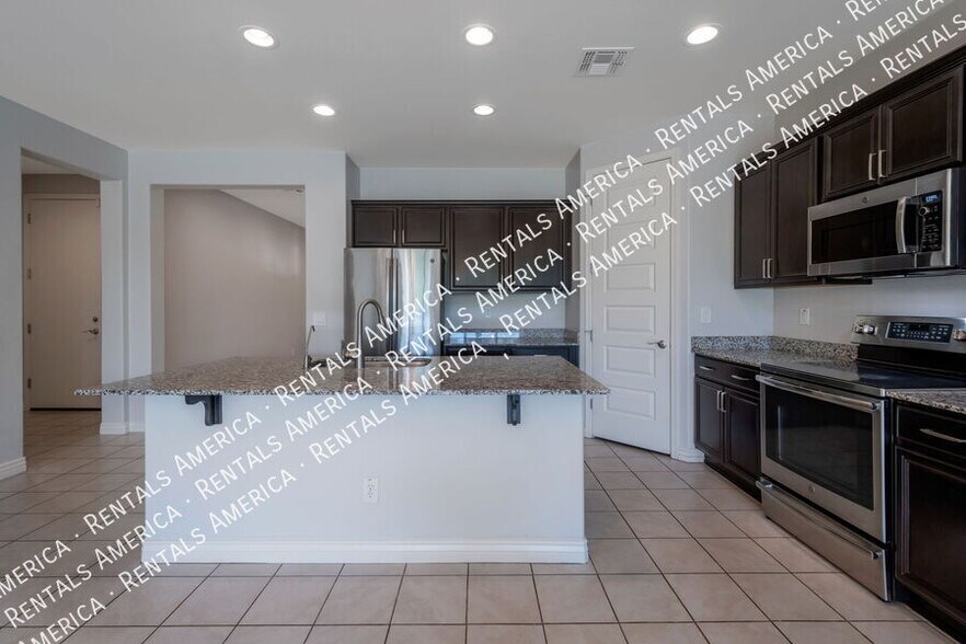 Building Photo - 10047 E Wavelength Ave