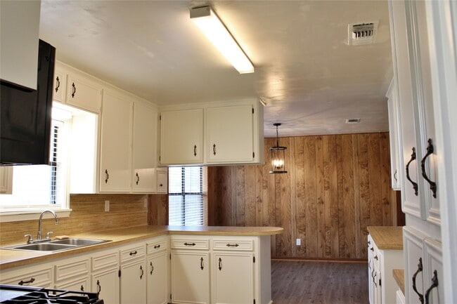 Building Photo - 1126 Jackson St