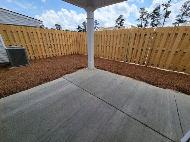 Building Photo - 431 Andover Dr
