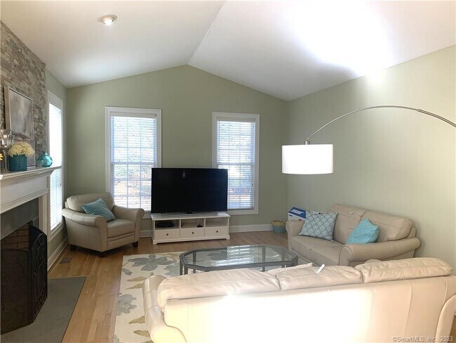 Building Photo - 22 Alcott Way