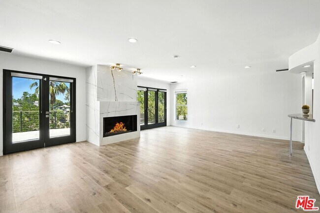 Building Photo - 5128 Llano Dr