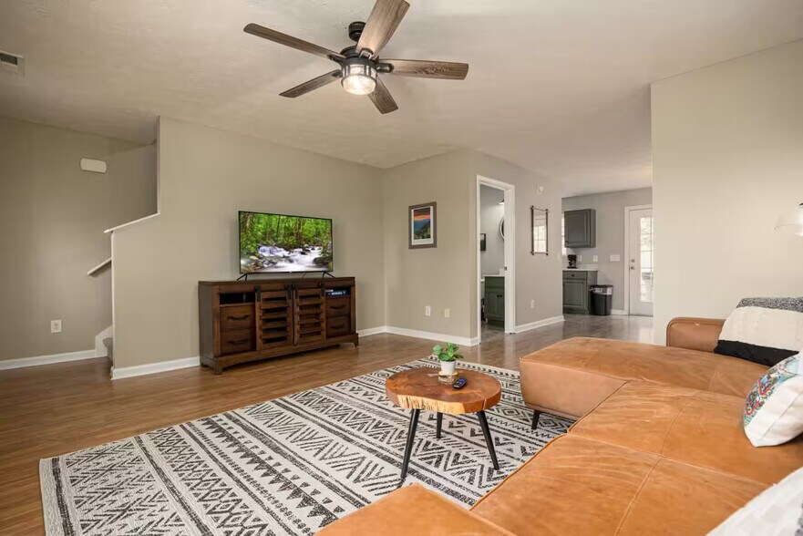 Primary Photo - William Holt Townhomes