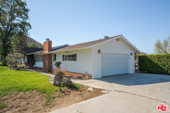 Building Photo - 6739 Garces Ave