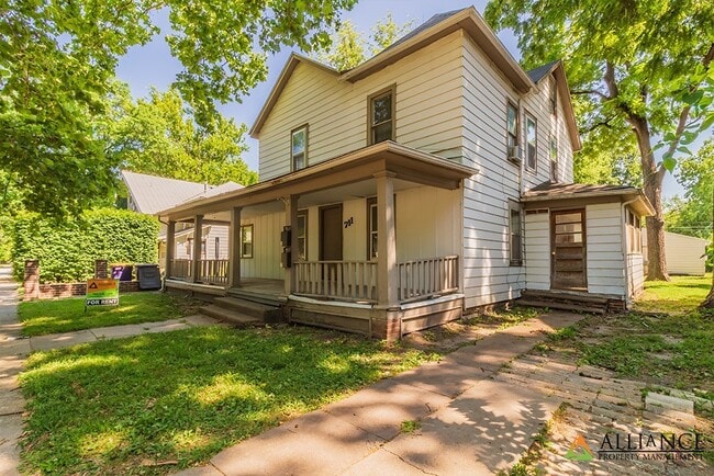 Building Photo - 711 Fremont St