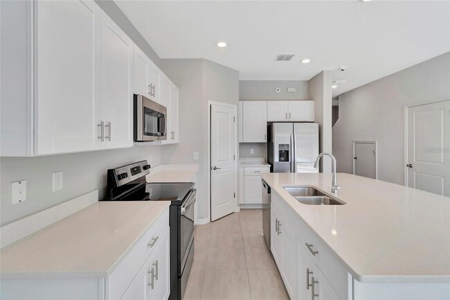 Building Photo - 2596 Penguin Blvd