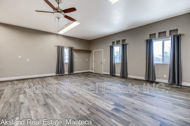 Building Photo - 3009 W Lathrop Rd