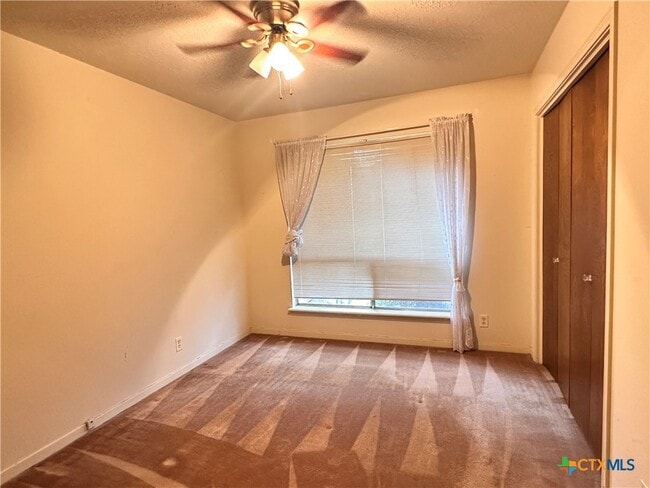 Building Photo - 202 Oak Ridge Dr