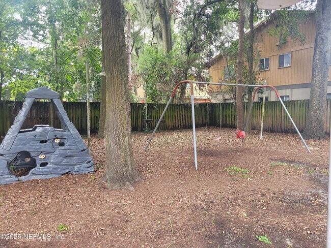 Building Photo - 1800 Park Ave