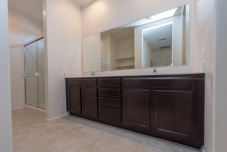 Building Photo - 10321 N Arroyo Lupine Way