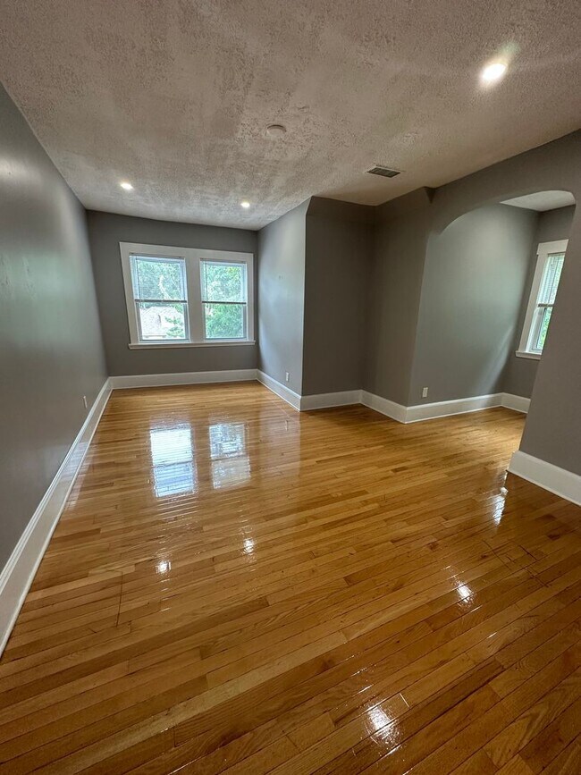 Building Photo - 90elm
