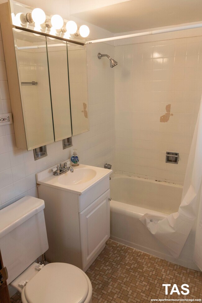 Building Photo - 6250 W 64th Pl