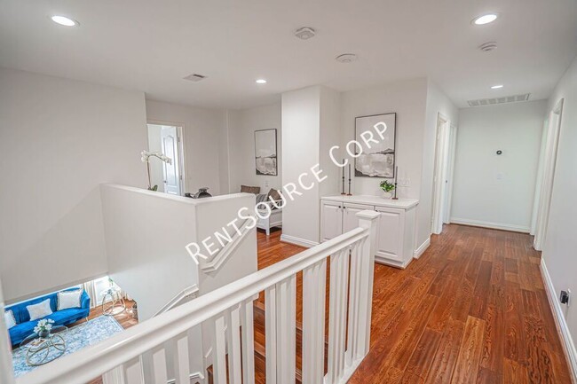 Building Photo - 26511 Brooks Cir