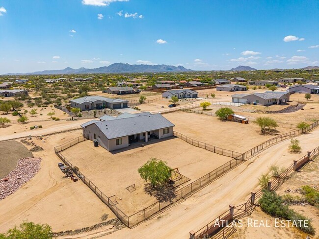 Building Photo - 15532 E Palo Brea Ln