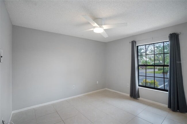 Building Photo - 4717 Winslow Beacon