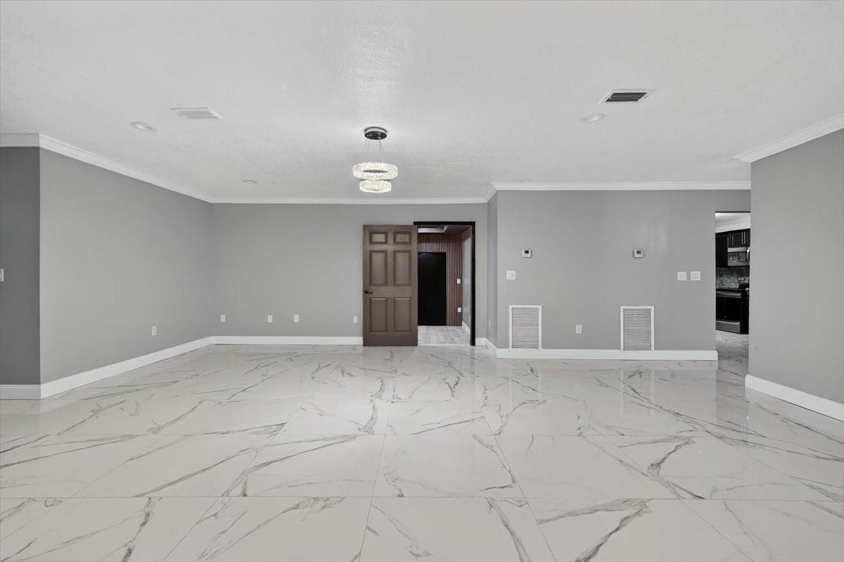 Building Photo - 15775 N Miami Ave