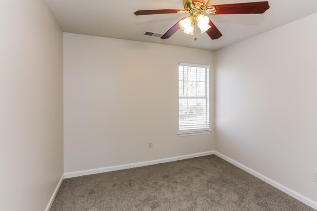 Building Photo - 4490 Cedar Ridge Ln