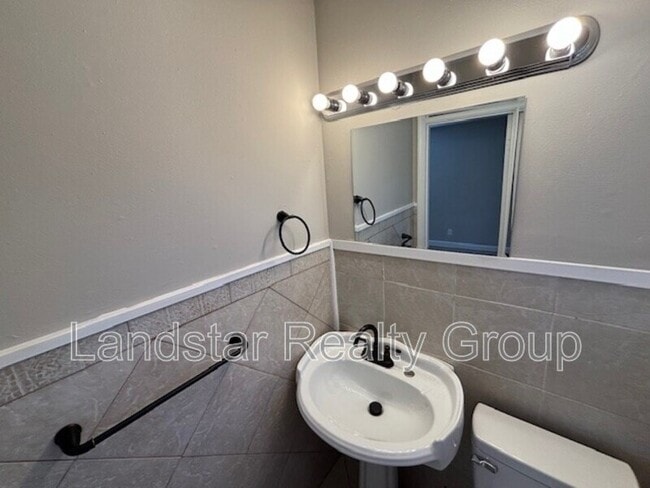 Building Photo - 6613 Manslick Rd