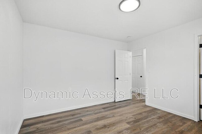 Building Photo - 509 E Jefferson St