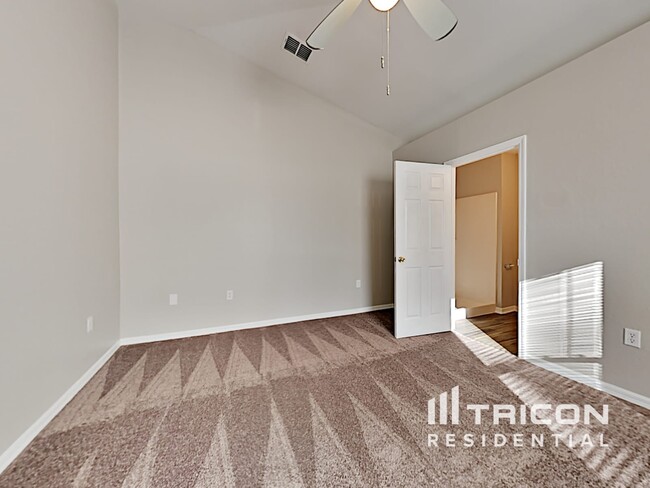 Building Photo - 5332 Abagail Dr