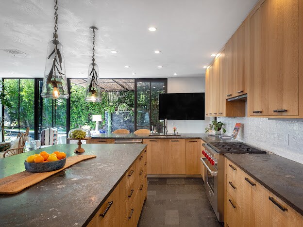 Gourmet Kitchen! - 941 Princeton Dr