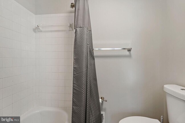 Building Photo - 7930 Bubbling Brook Cir