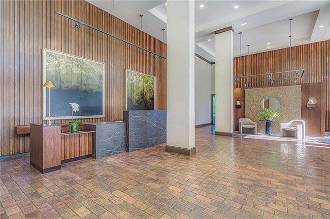 Building Photo - 2575 Peachtree Rd NE