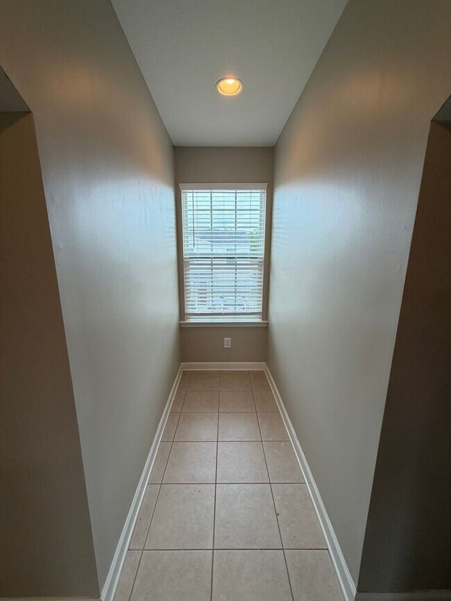 Building Photo - 410 Conley Dr