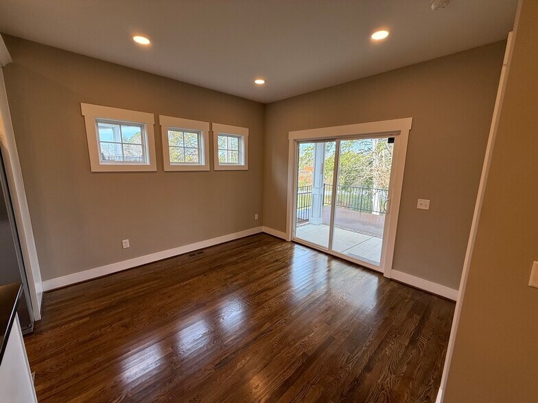 Building Photo - 1124 Cross Pointe Dr