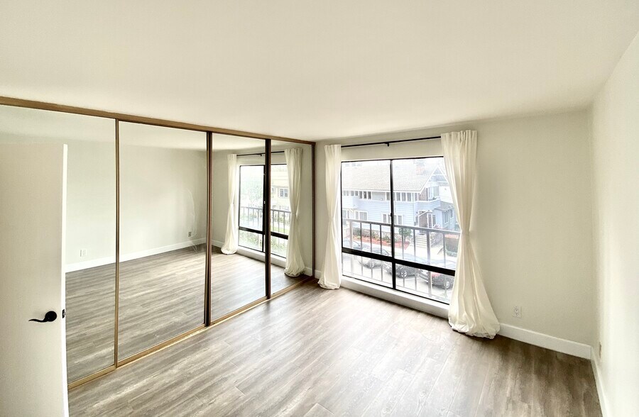 Building Photo - 1803 E Ocean Blvd