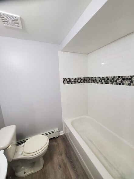 Building Photo - 217 3rd St