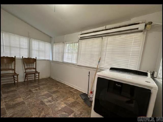 Building Photo - 2815 W Capitol Ave