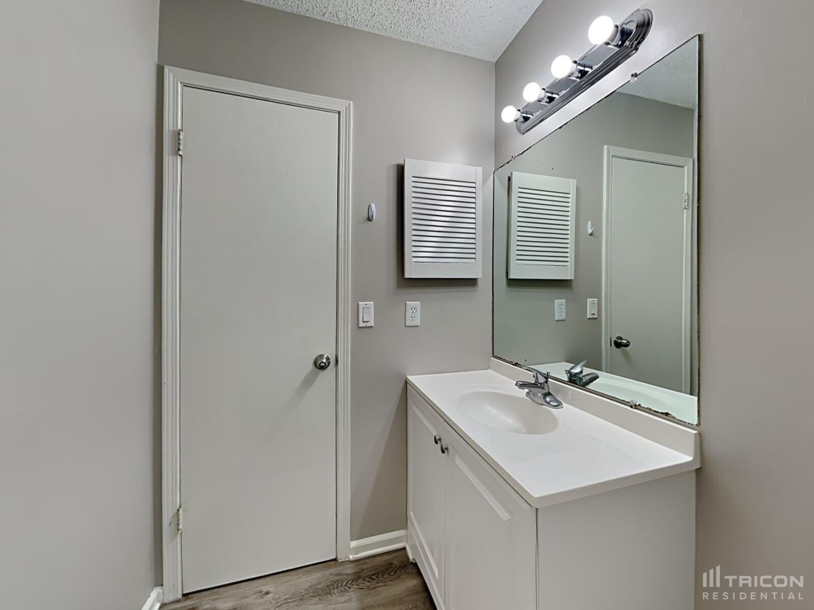 Building Photo - 2600 Malibu Cir