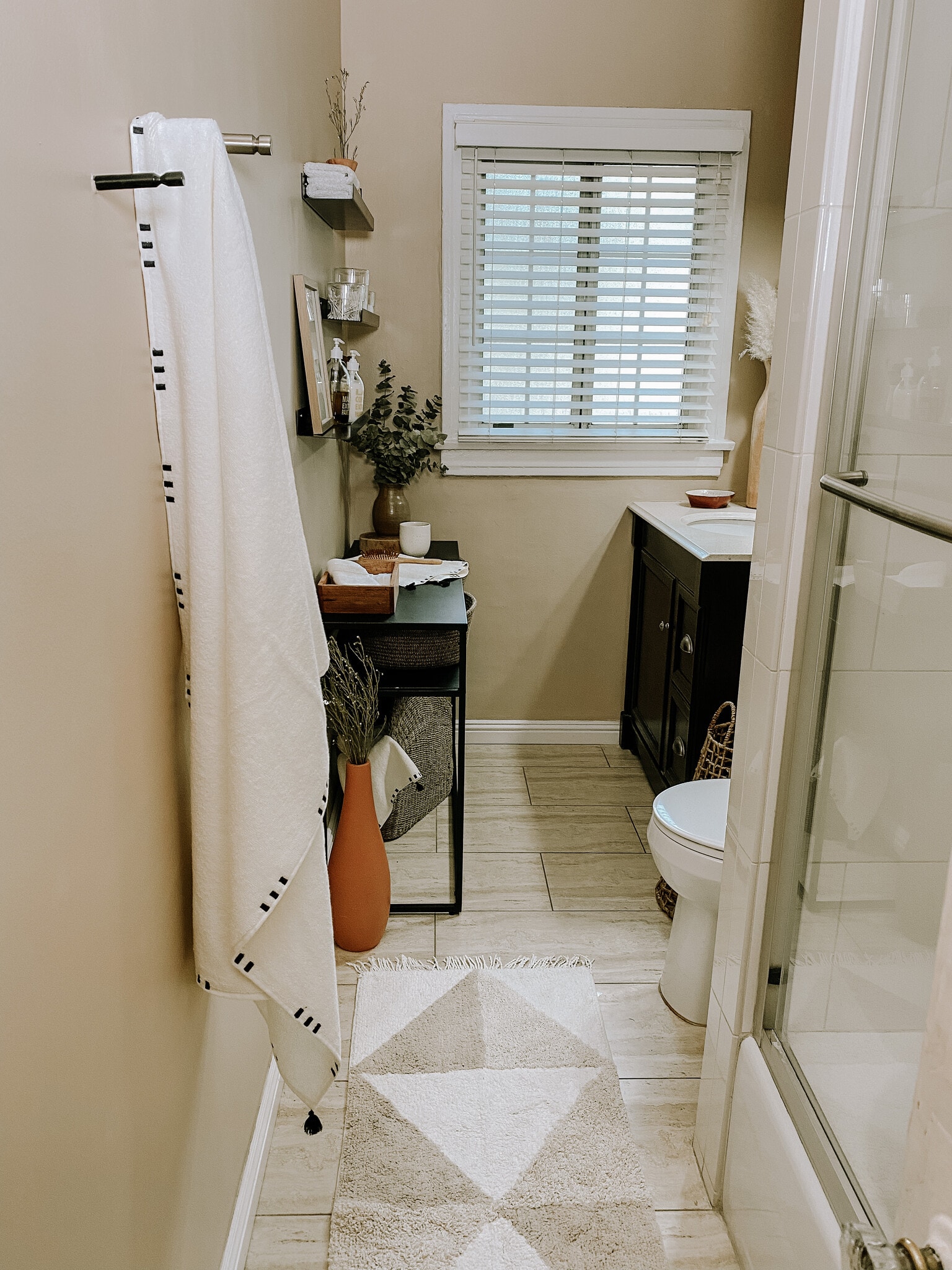 Building Photo - 5246 W Olympic Blvd