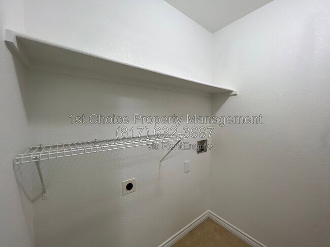 Building Photo - 405 Willow Vista Dr