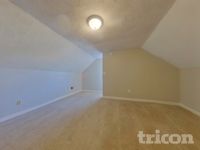 Building Photo - 100 Doves Nest