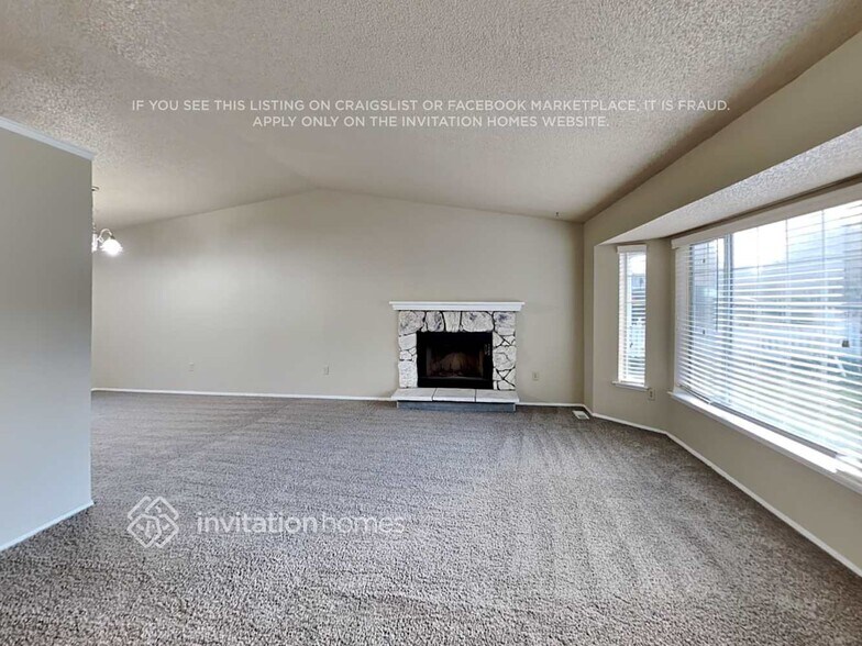 Building Photo - 605 187th St E