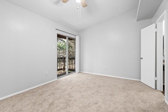 Building Photo - 1815 River Crossing Cir