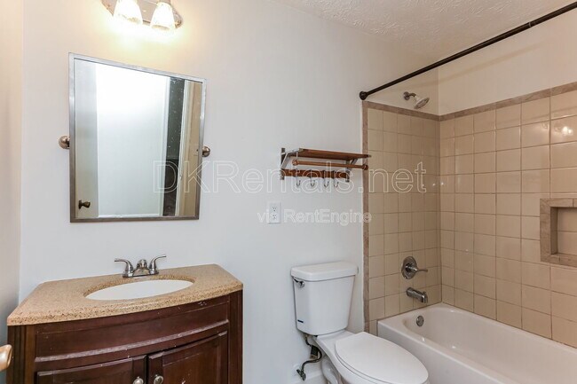 Building Photo - 135 Beethoven Ct