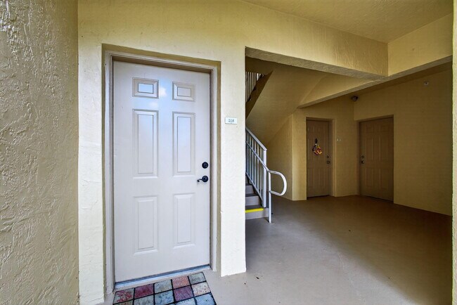 Building Photo - 2040 Greenview Shores Blvd