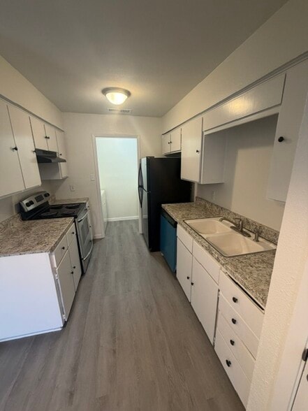 Kitchen/Laundry - 3408 Sydney St