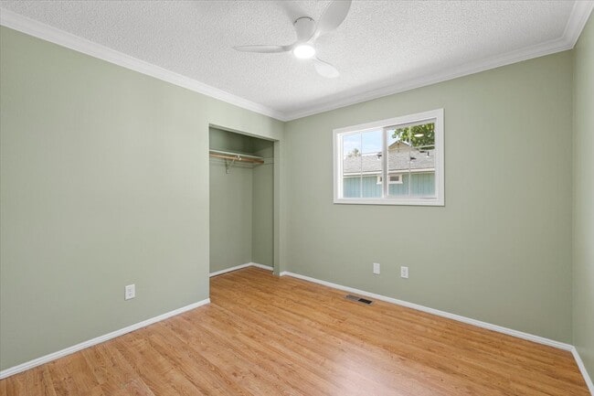 Building Photo - 966 S Shasta Ave