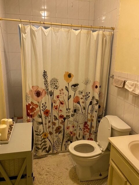 bathroom - 1707 Park Ave