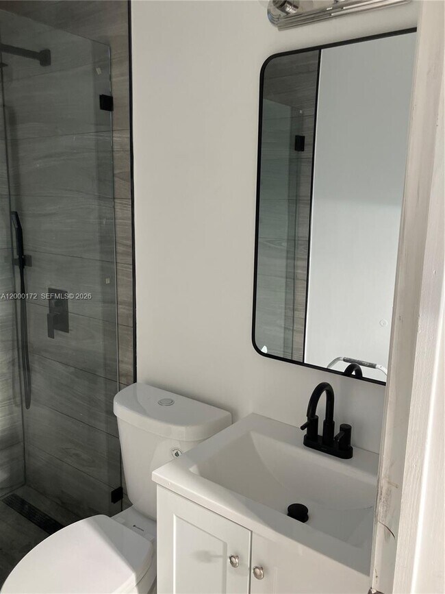 Building Photo - 536 NE 62nd St