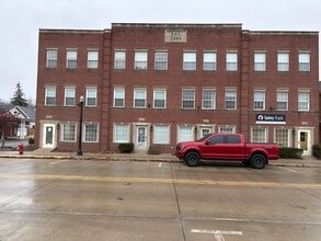 Building Photo - 227 Main St