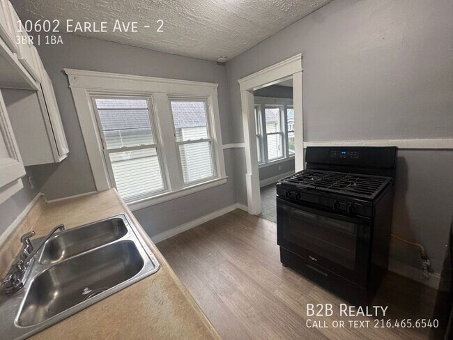Building Photo - 10602 Earle Ave