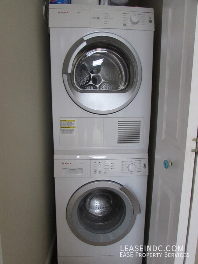 Building Photo - 1501 R St NW