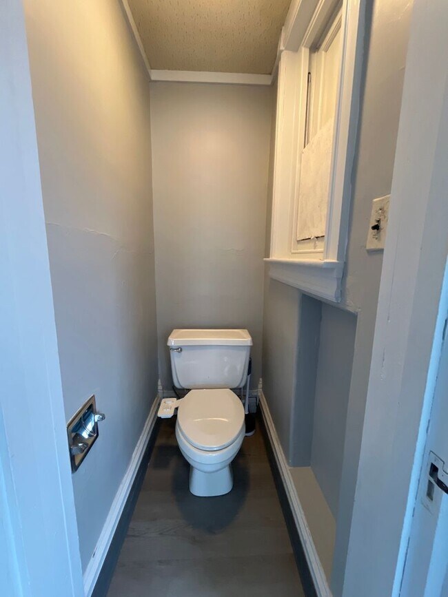 Building Photo - 1517 W Turner St