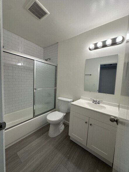 Building Photo - 2020 Preuss Rd